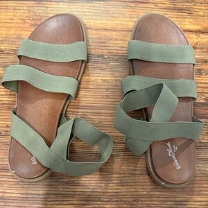 Universal Thread Olive Green Sandals
